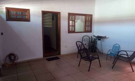 Excelente  residencia ampla, com total segurança , localização excelente