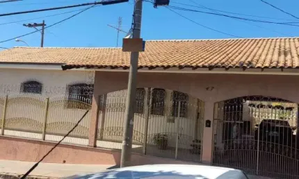 Casa com 3 quartos à venda no jardim bela vista, bauru  por r$ 700.000