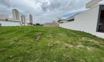 LINDO LOTE ENCAIXADO ! ! ! CONDOMINÍO CIDADE JARDIM .