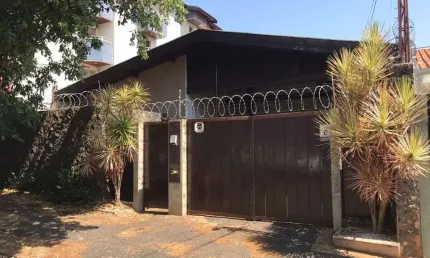 Casa com 5 quartos à venda na Vila Guedes de Azevedo, Bauru 