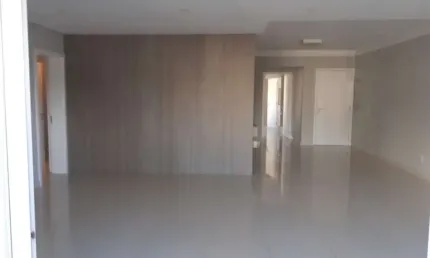 Lindo apartamento com varanda gourmet , completíssimo em armários, ar condicionado , muito bem localizado