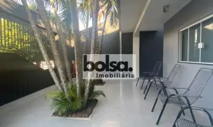 Casa a venda em excelente localização no jardim solange