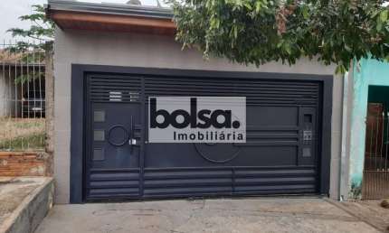 Casa no Jardim Nova Esperança com uma excelente área de Lazer e piscina