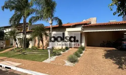 Linda  casa  !  térrea edificada em 2 lotes, 3 suítes