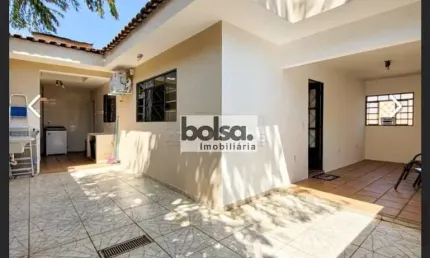 Casa de fundos com otima localização Avenida Nossa Senhora de fátima