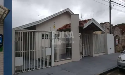 Excelente  residencia ampla, com total segurança , localização excelente