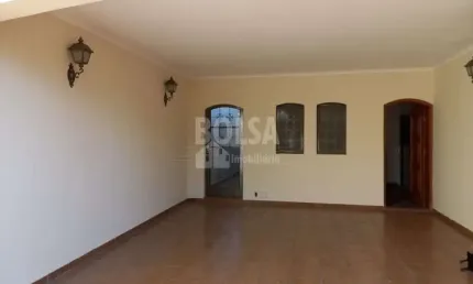 Excelente  residencia ampla, com total segurança , localização excelente