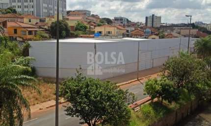 Barracão excelete para comercio em Avenida Principal