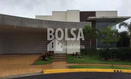 Excelente  residencia ampla, Mobiliada com total segurança , localização excelente