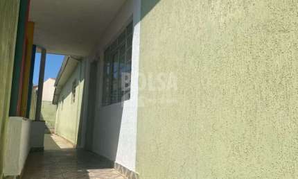 Excelente  residencia ampla, com total segurança , localização excelente