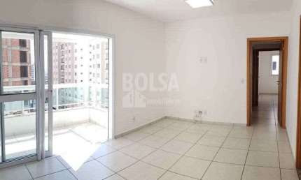 Lindo apartamento com varanda gourmet , completíssimo em armários, ar condicionado , muito bem local