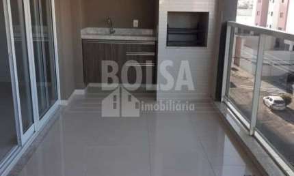 Lindo apartamento com varanda gourmet , completíssimo em armários, ar condicionado , muito bem local