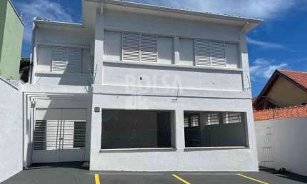 LINDO IMOVÉL NO CENTRO ! ! COM 10 SALAS E 4 VAGAS DE GARAGEM