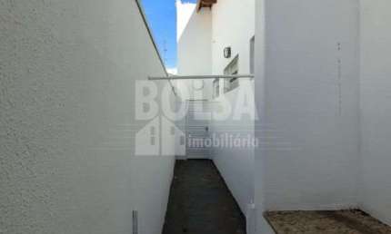 Casa com 3 quartos para alugar na Vila Cidade Universitária, Bauru 