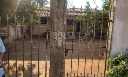 Casa com 2 quartos para alugar no Núcleo Residencial Beija-Flor, Bauru 