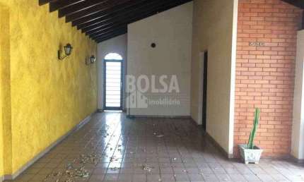 Casa com 3 quartos para alugar na Vila Mariana, Bauru 