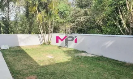 CASA A VENDA NO CONDOMÍNIO VILLAGGIO CAPRICCIO - BAIRRO RAINHA - LOUVEIRA/SP. 03 QUARTOS - ÁREA DE LAZER COM CHURRASQUEIRA - 04 VAGAS DE GARAGEM.