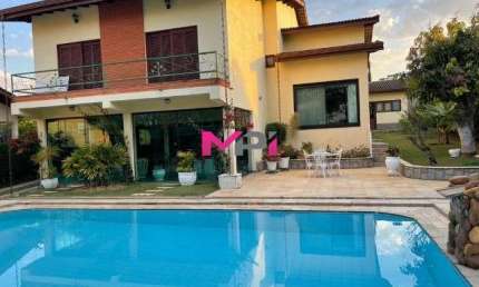 CASA COM PISCINA A VENDA NO PORTAL DA CONCÓRDIA - BAIRRO JACARÉ.