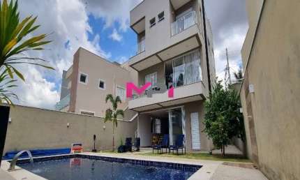 CASA COM 03 SUÍTES NO COND IBI ARAM I - ITUPEA/SP.  PORTEIRA FECHADA!
