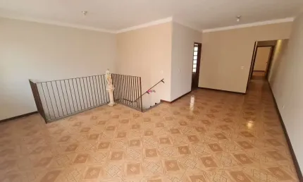 Casa com 3 quartos à venda na Vila Galvão, Jundiaí 