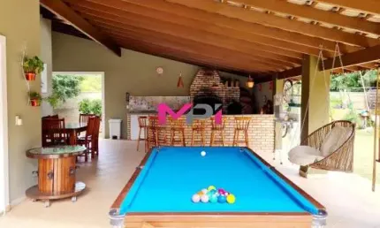 CASA A VENDA NO CONDOMÍNIO TEREZA CRISTINA - 302 METROS.