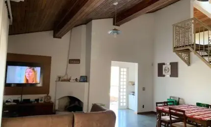 CASA A VENDA NO BAIRRO JARDIM DA SERRA - JUNDIAÍ/SP.