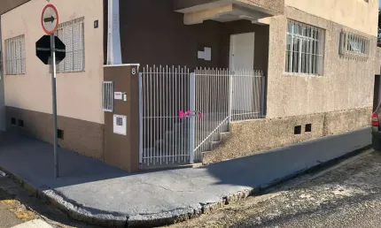 Casa comercial com 2 salas para alugar no Centro, Jundiaí 