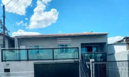 CASA COM SAL&#195;O COMERCIAL NO CJ. AVELINO VIEIRA