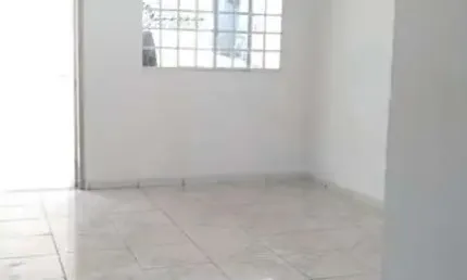 BOA CASA &#192; VENDA COM &#211;TIMO VALOR NO CJ. COLLOR DE MELO