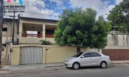 Casa duplex, 7 dormitórios, varandão, quintal com galpão, Parquelândia