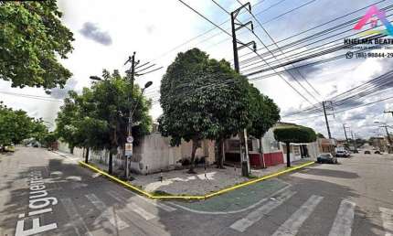 Clínica na Parquelândia com 6 consultórios amplos e ponto comercial, vizinho à Igreja Redonda