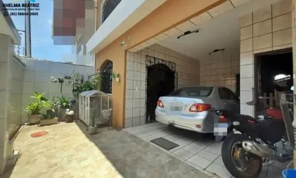 Vendo duplex com 2 suítes, ampla varanda, corredor lateral, quintal, próx. à Couro Fino