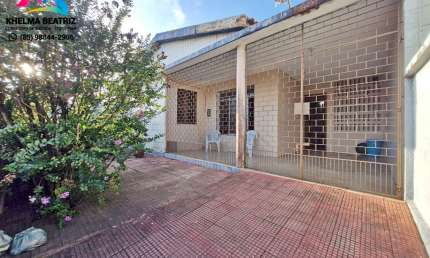 Vendo casa ampla , solta, com 3 suites, jardim, quintal no Bairro de Fátima