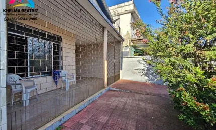 Vendo casa ampla , solta, com 3 suites, jardim, quintal no bairro de fátima