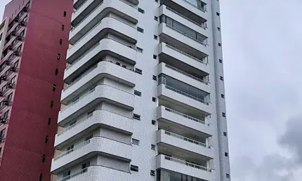 Vendo amplo apartamento com 3 suítes, 3 vagas, 1 por andar, Aldeota