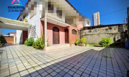 Vendo casa plana com amplo terreno, 3 quartos, DCE,  deck e piscina, na Rua Solon Pinheiro