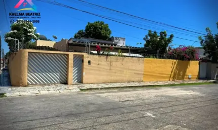 Casa de esquina com 8 quartos, terreno 600m², Amadeu Furtado