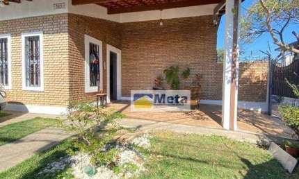 Casa com 3 dormitórios para alugar, 127 m² por R$ 2.700,00/mês - Vila São Geraldo - Taubaté/SP
