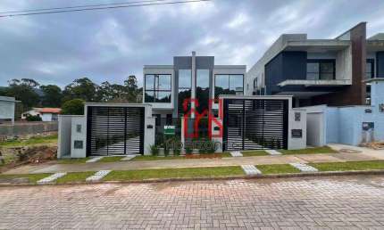 Sobrado com 3 dormitórios à venda por R$ 749.000 - Rio Vermelho - Florianópolis/SC