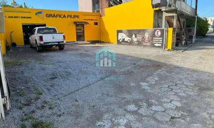 Espaço ótimo para comercio em Barreiros em São José com 180m