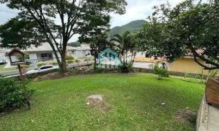 Casa à Venda em Jordão - 2 Dorms, 90m² por R$623.000