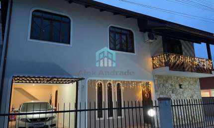Casa à Venda em Biguaçu, 3 Quartos, 194m², Praia João Rosa