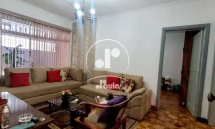 Casa antiga com sobrado fundos à venda em Santo André-SP, bairro Vila Floresta, 2 quartos, 2 salas, 1 banheiro, 3 vagas, 150m².