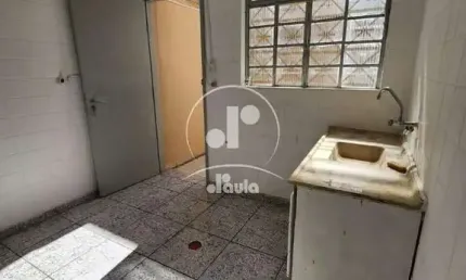 Casa de fundos residencial para locação na vila gilda em santo andré!