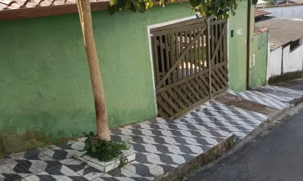 Vendo  centro de pedro de toledo - sp - 02 dor. próximo ao comércio.