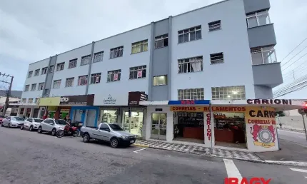 Apartamento com 3 quartos para alugar na Rua Doutor Heitor Blum, 309, Estreito, Florianópolis, 110 m2 por R$ 2.300