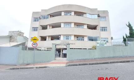 Apartamento com 2 quartos para alugar na Rua João Luiz Farias, 210, Fazenda Santo Antônio, São José, 63 m2 por R$ 1.950