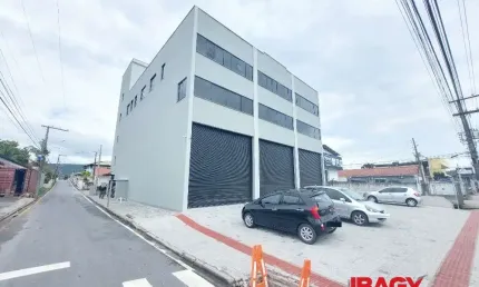 Apartamento com 1 quarto para alugar na Bertolino João, 5677, Serraria, São José, 35 m2 por R$ 1.200