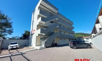 Excelente kitnet 1 dormitório(s) em pedra branca - palhoça