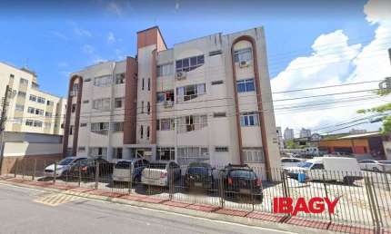 Apartamento com 2 quartos para alugar na Rua Otávio do Patrocínio Medeiros, 22, Nossa Senhora do Rosário, São José, 64 m2 por R$ 1.800